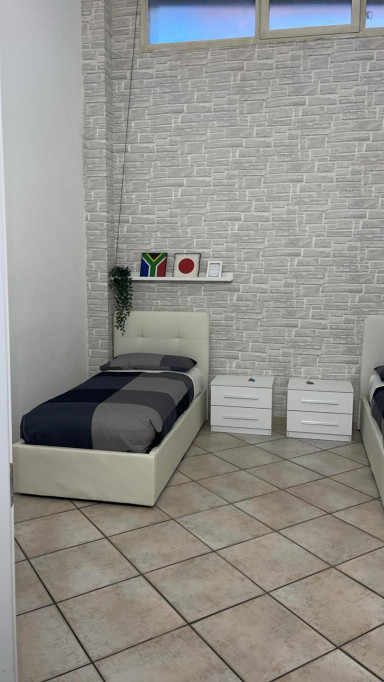 Single bed in a shared twin bedroom - Rome - chambre - ImmoJeune