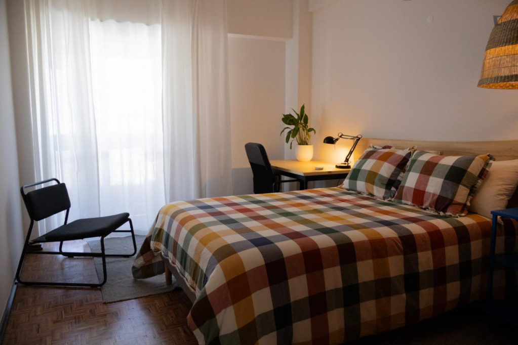 Luminous Double Bedroom near Alto dos Moinhos Metro - Lisbonne - chambre - ImmoJeune