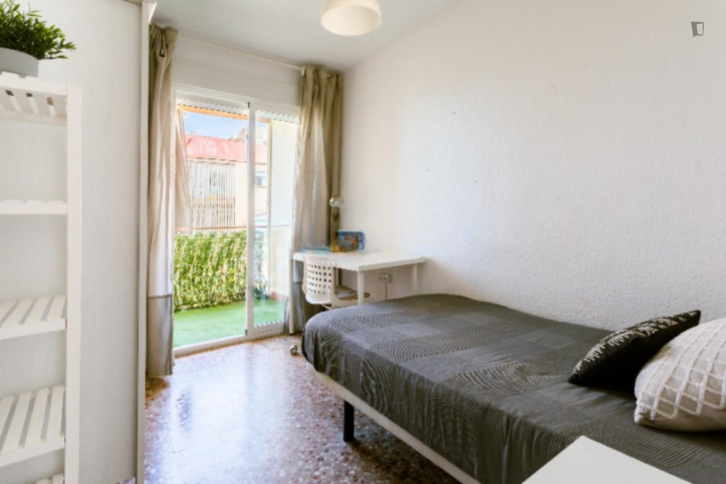 Snug single bedroom near Universitat de València - Valence - chambre - ImmoJeune