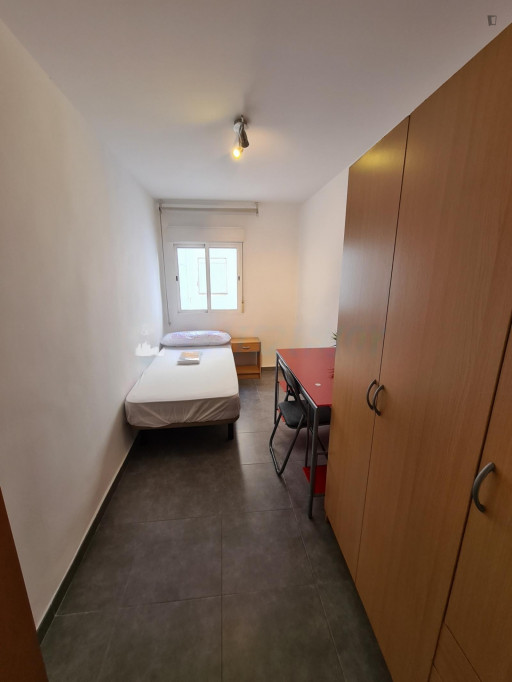 Cosy double bedroom near Benimaclet metro station - Valence - chambre - ImmoJeune
