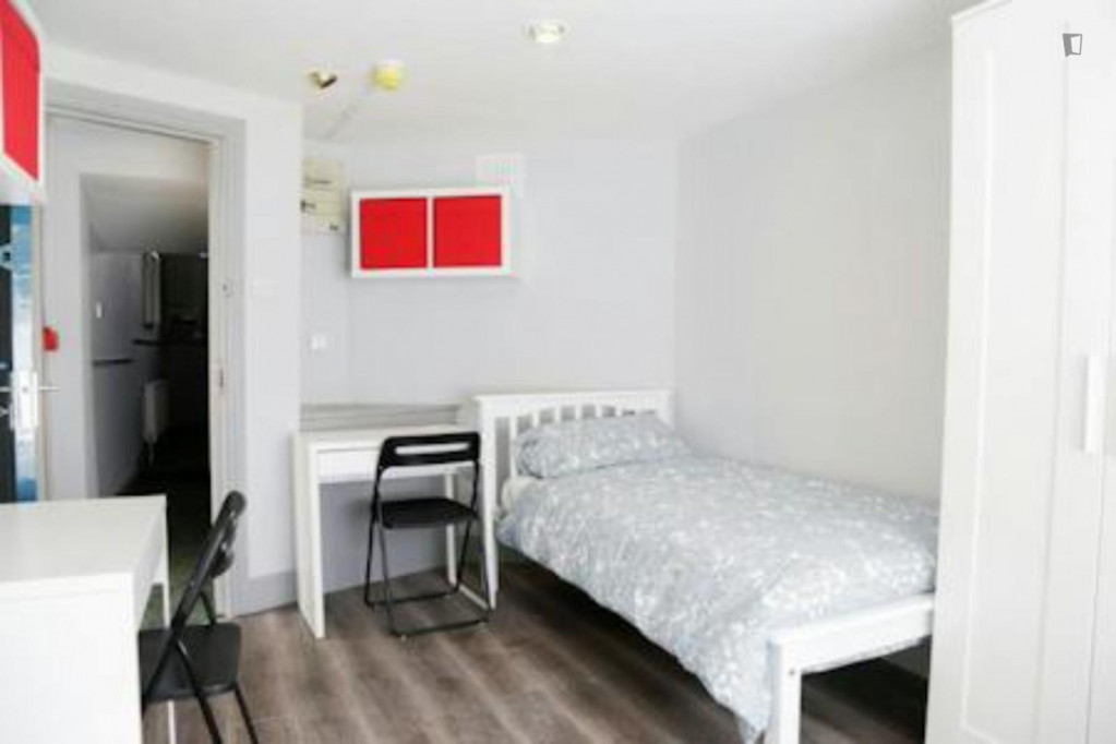 Bed in a welcoming twin bedroom, in Phibsborough - Dublin - chambre - ImmoJeune