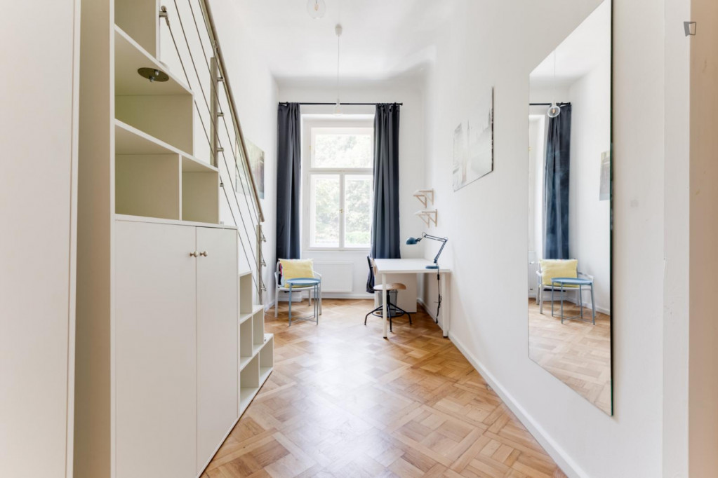 Lovely double bedroom near the Petřín Gardens