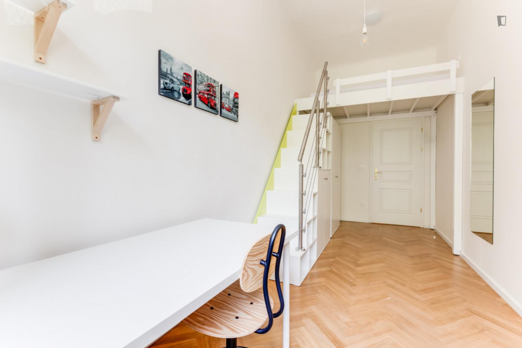 Spacious double bedroom in Malá Strana