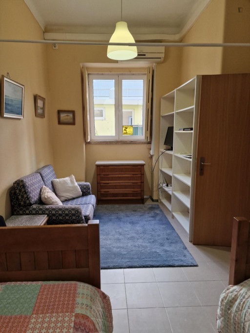Bright studio close to Quinta das Conchas metro station - Lisbonne - chambre - ImmoJeune