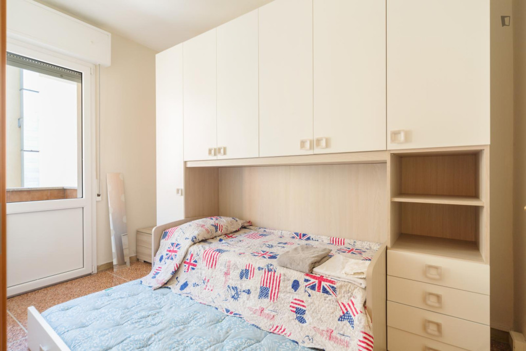 Single Bedroom In Quartiere Saragoza - Bologne - chambre - ImmoJeune