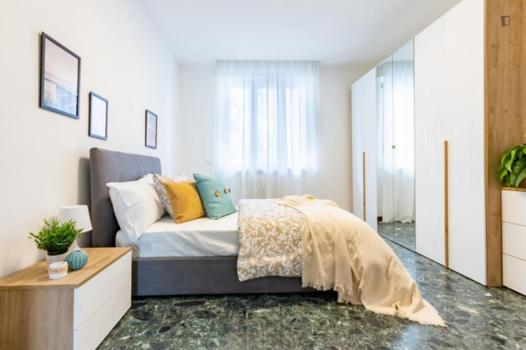 Elegant 4 bedroom apartment near Metro Bande Nere