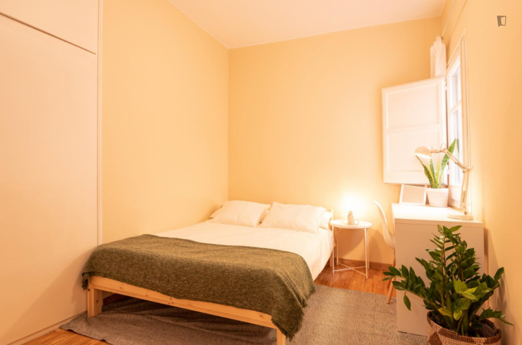 Luminous double bedroom in charming neighborhood Sarrià-Sant Gervasi - Barcelone - chambre - ImmoJeune