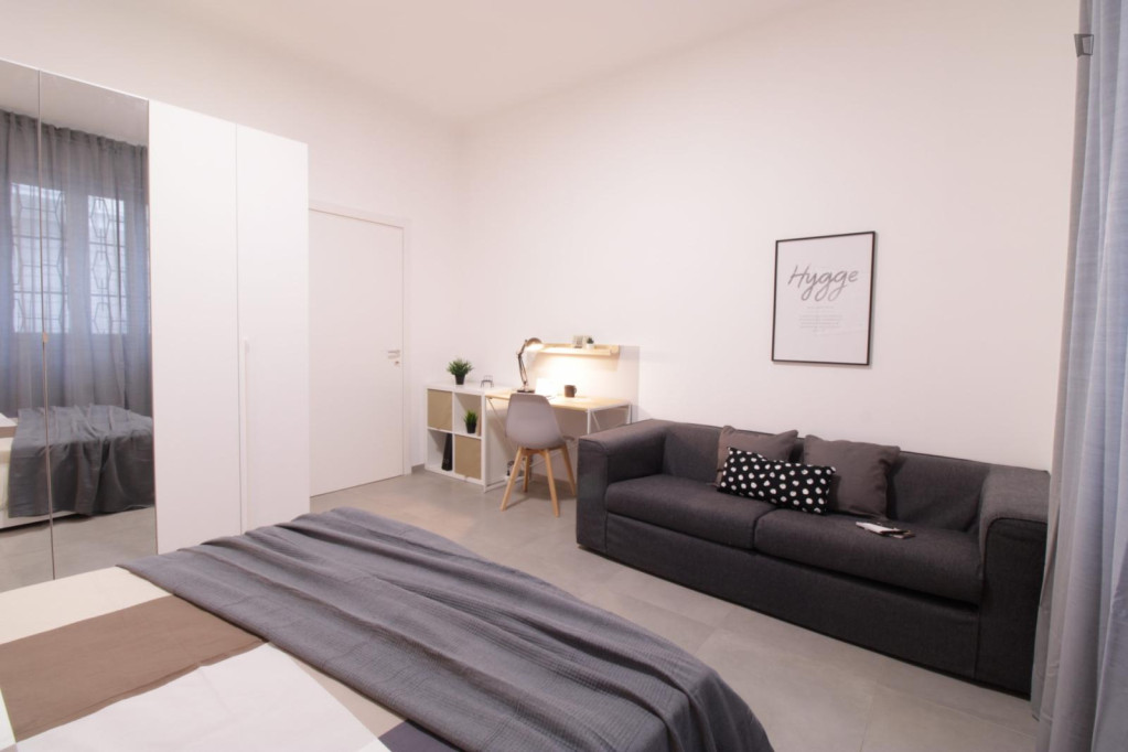 Elegant double bedroom near brescia station