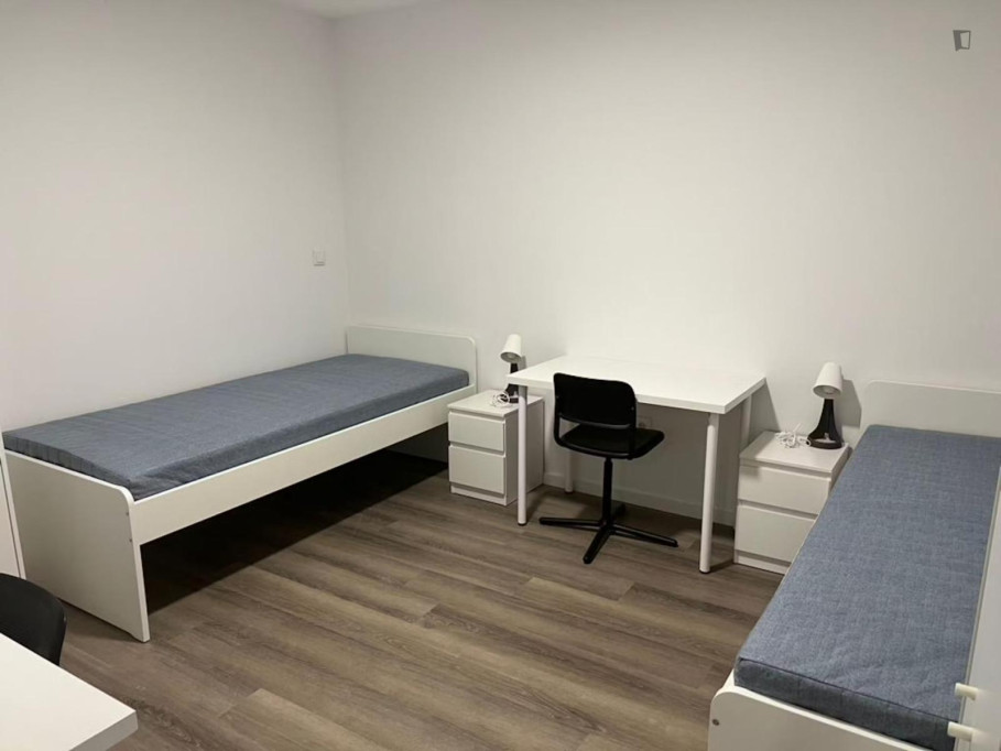 Beautiful twin bedroom - Porto - chambre - ImmoJeune