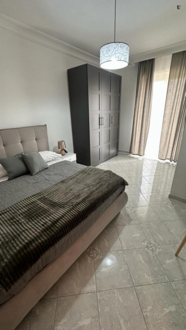 Bright Double Bedroom with private balcony, near Stazione Termini - Rome - chambre - ImmoJeune