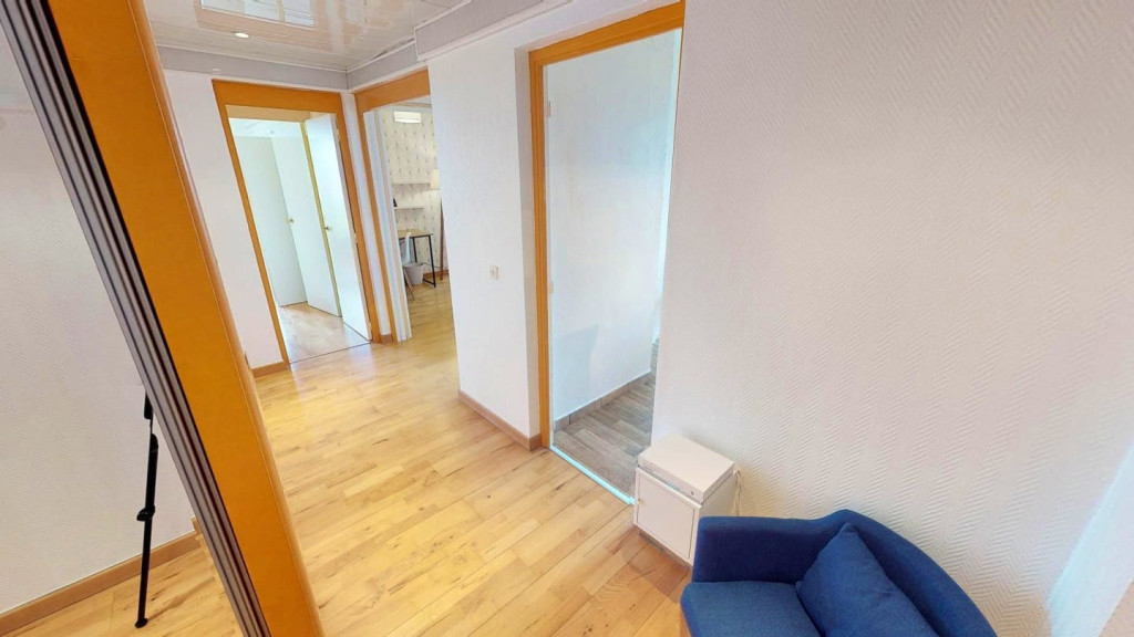 4-Bed Apartment on avenue architecte cordonnier