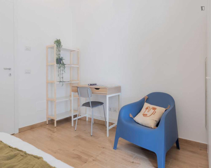 Inviting single bedroom near Università di Management ed Economia