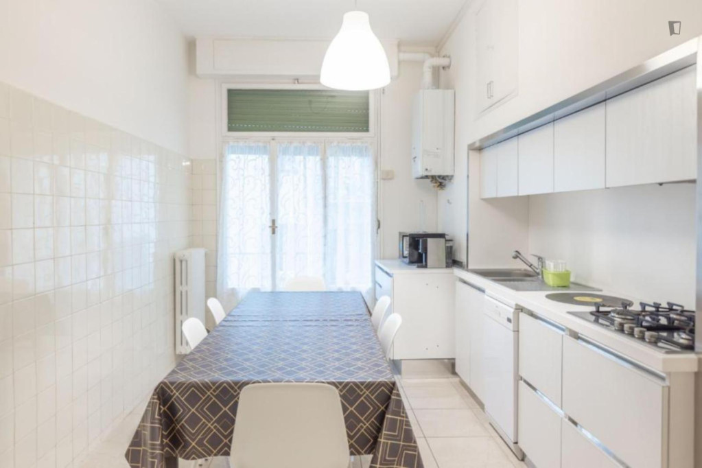 Large 5-bedroom flat in Città Universitaria - Bologne - chambre - ImmoJeune