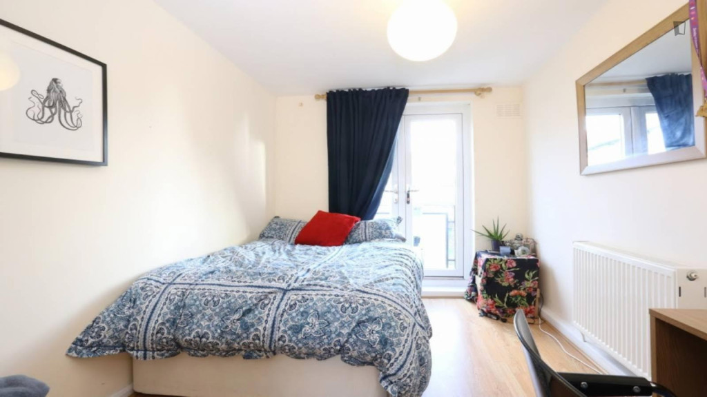 Appealing double bedroom in Bow - London - chambre - ImmoJeune