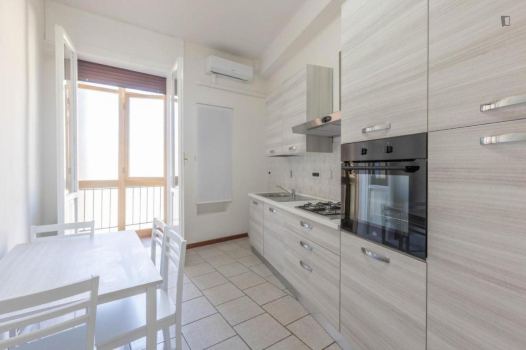 Welcoming 2-bedroom flat near the Bologna Centrale train station - Bologne - chambre - ImmoJeune