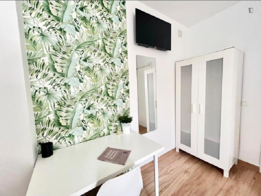 Vibrant Single Bedroom close to University Hospital