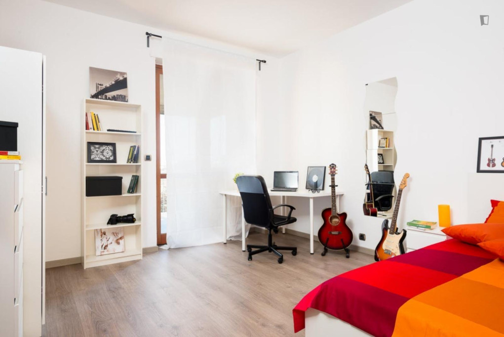 Spacious single bedroom in San Salvario - Turin - chambre - ImmoJeune
