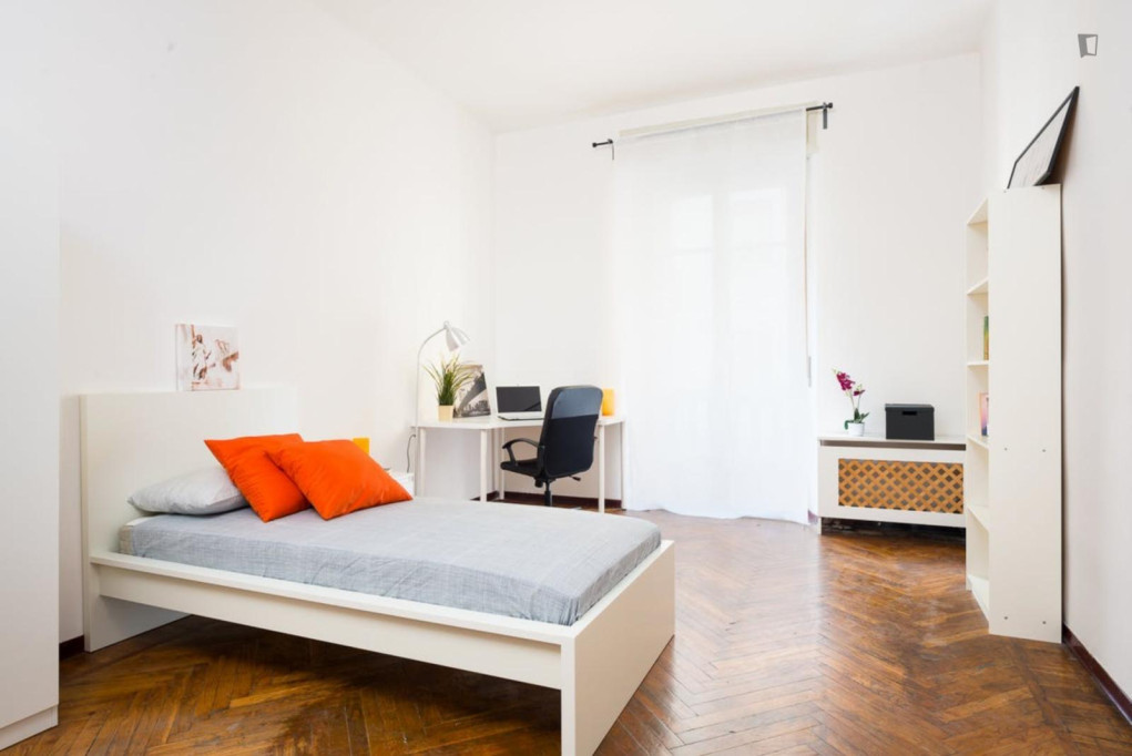 Neat single bedroom near Piazza Statuto - Turin - chambre - ImmoJeune