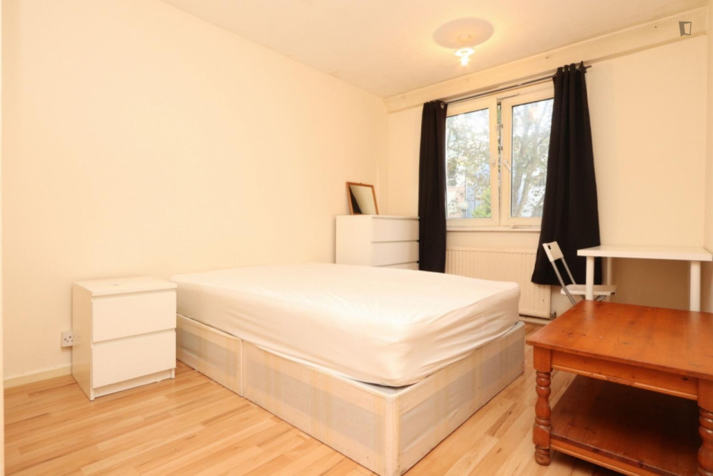 Lovely double bedroom near King George V DLR station - London - chambre - ImmoJeune