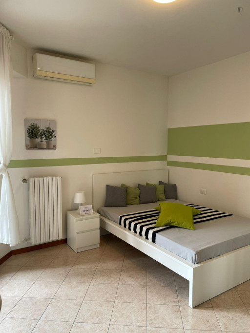 Single bedroom with balcony close to Gelsomini metro station - Milan - chambre - ImmoJeune