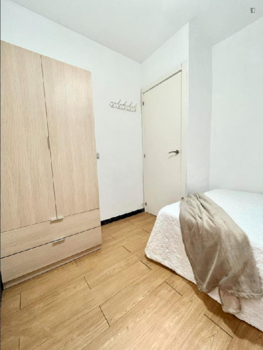 Cool Double Bedroom close to San Bernardo Subway