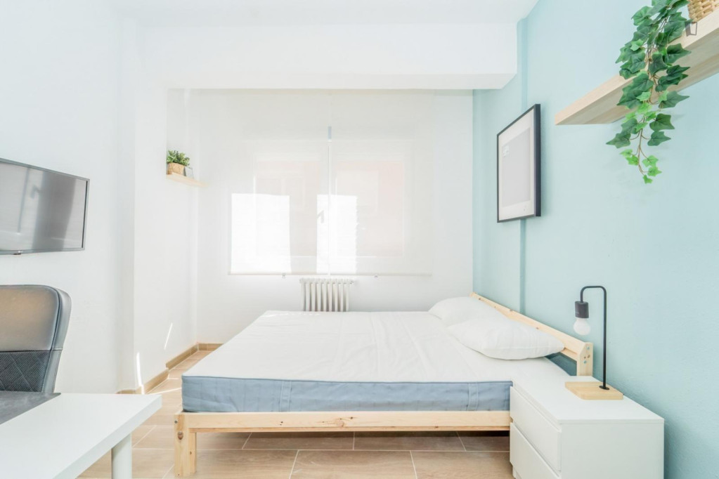 Cozy single bedroom in a property with balcony - Valladolid - chambre - ImmoJeune