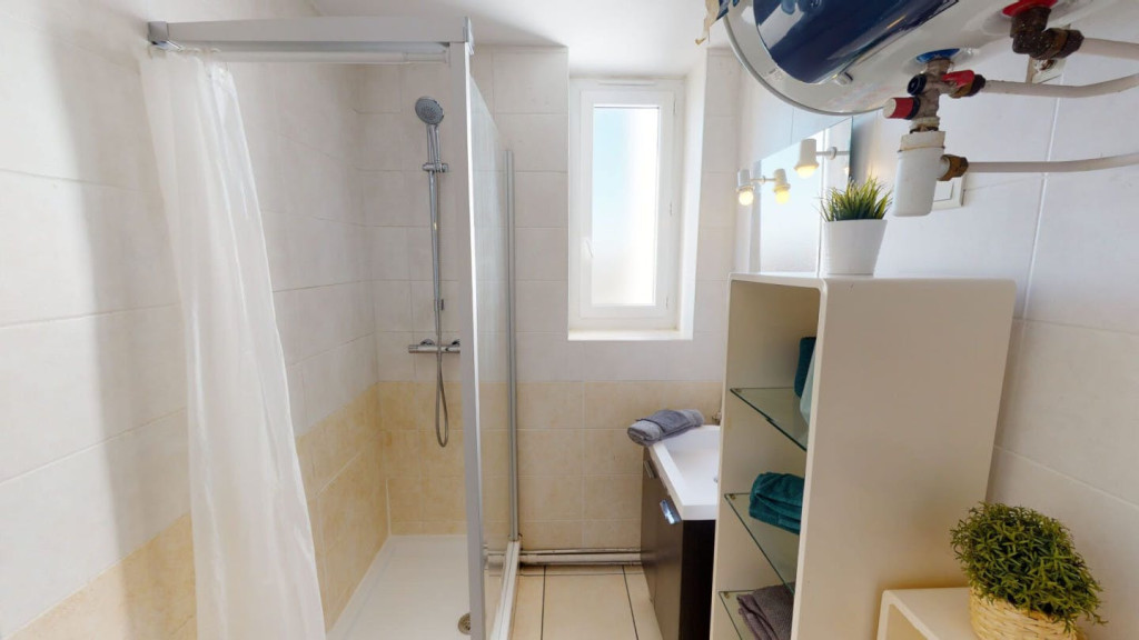 3-Bed Apartment on Avenue Berthelot