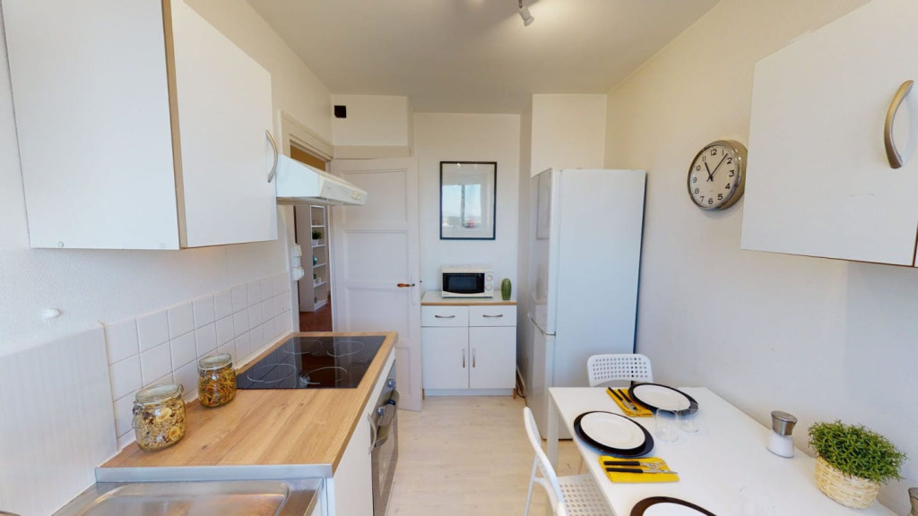 3-Bed Apartment on Avenue Berthelot