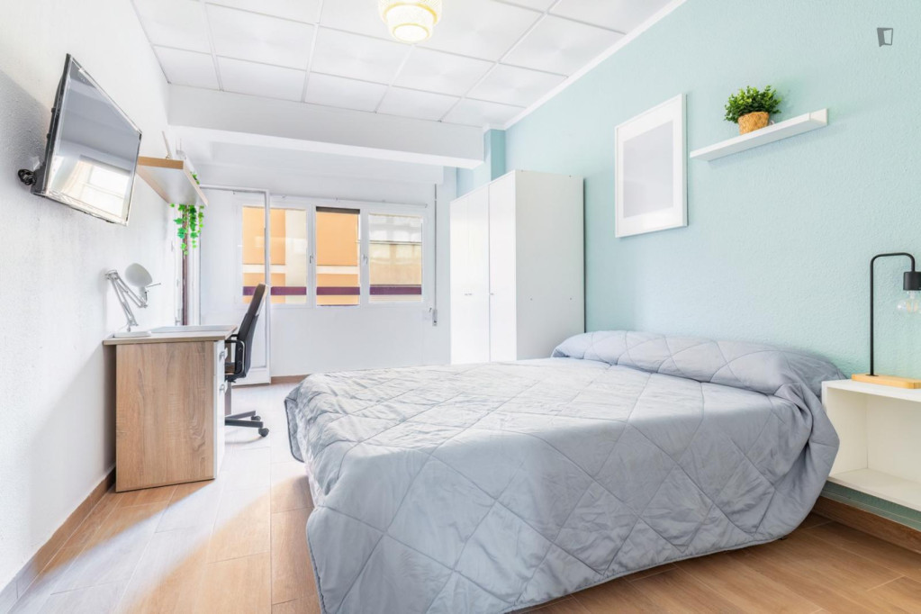 Cozy single bedroom - Castello de la Plana - chambre - ImmoJeune