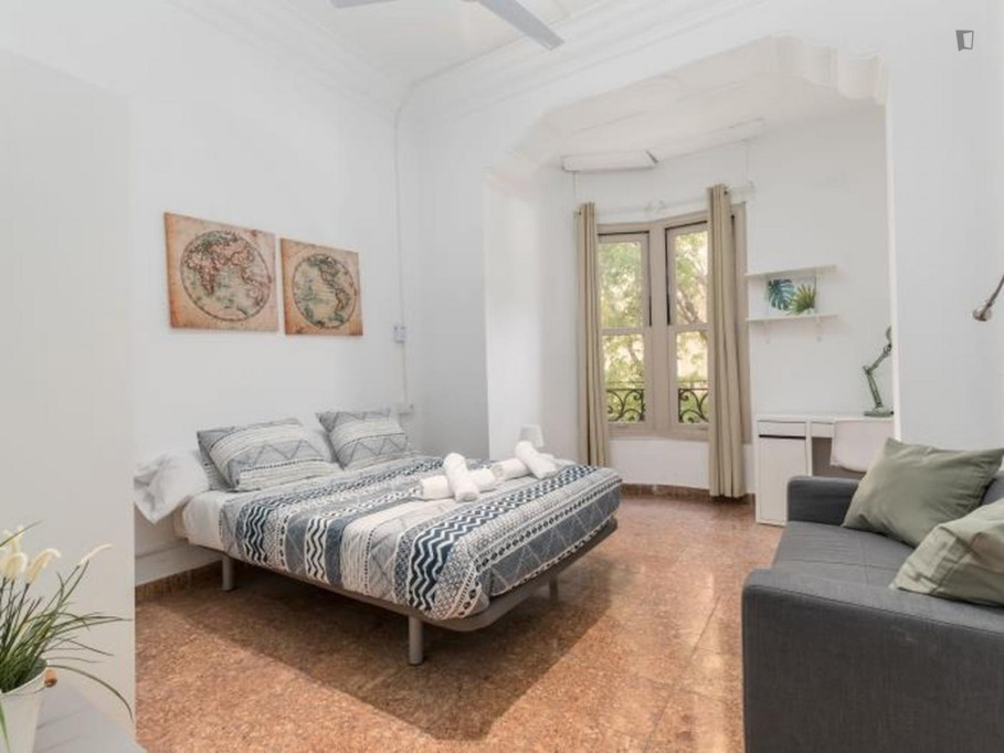 Appealing single bedroom in a property with balcony - Valence - chambre - ImmoJeune