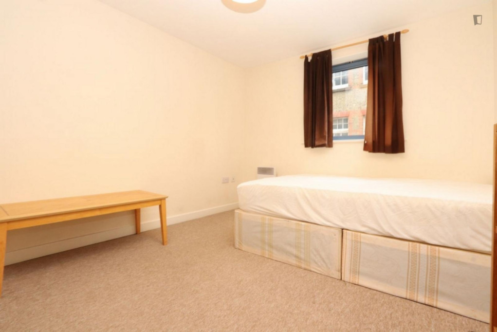 Cosy double bedroom close to Mudchute Park and Farm - London - chambre - ImmoJeune