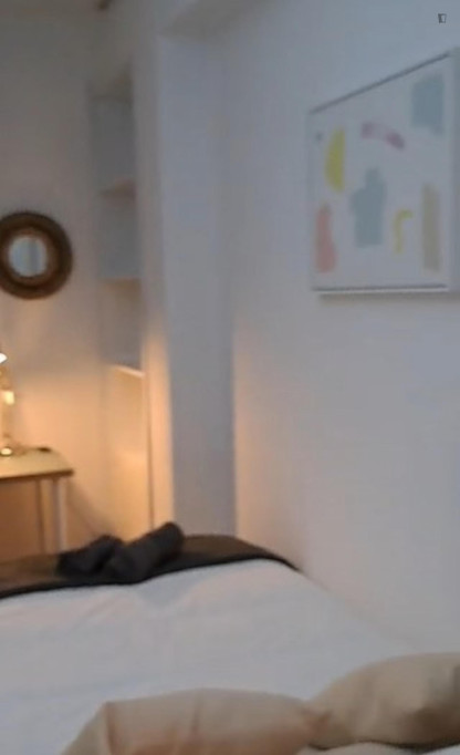 Nice double bedroom near the Islas Filipinas metro - Madrid - chambre - ImmoJeune