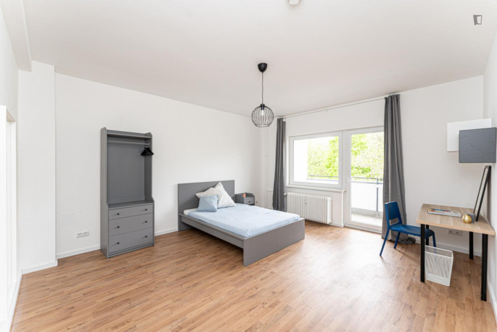Very nice single bedroom near the Neukölln train station - Berlin - chambre - ImmoJeune