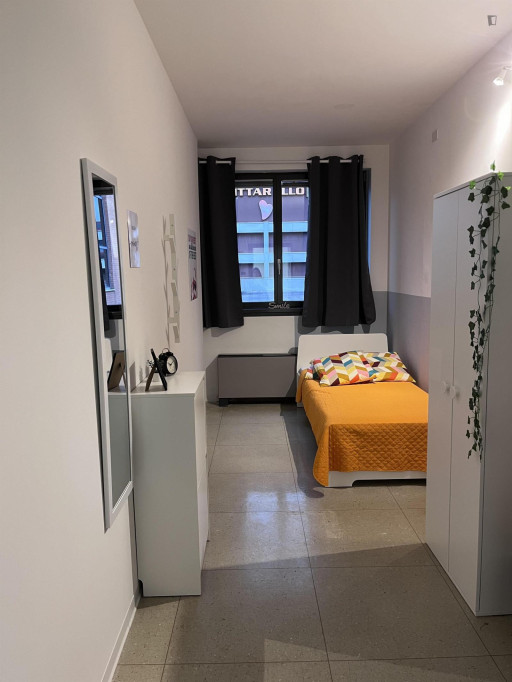 Homely single bedroom near Trento Main Train Station - Trento - chambre - ImmoJeune