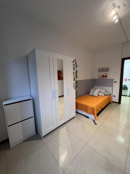 Pleasant single bedroom near the Trento Ftm train station - Trento - chambre - ImmoJeune
