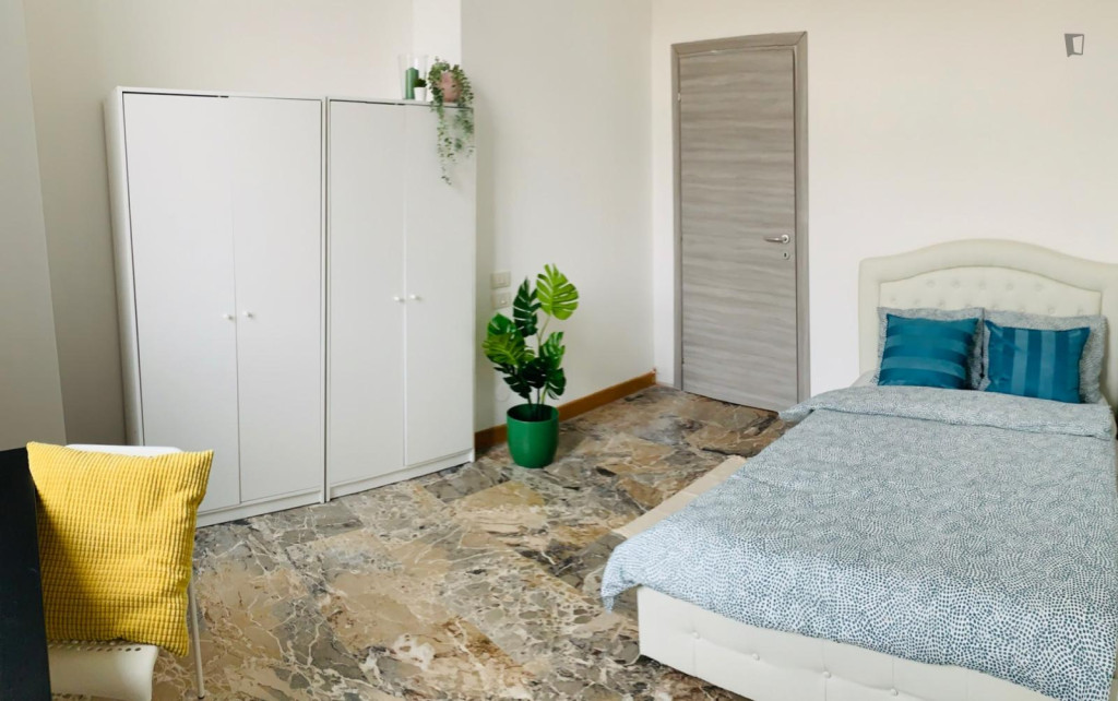 Appealing single bedroom in a property with balcony - Milan - chambre - ImmoJeune