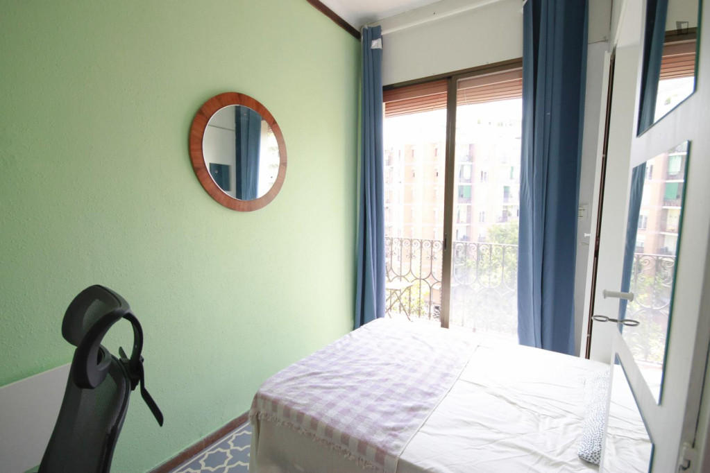 Beautiful double bnedroom in Sant Antoni - Barcelone - chambre - ImmoJeune