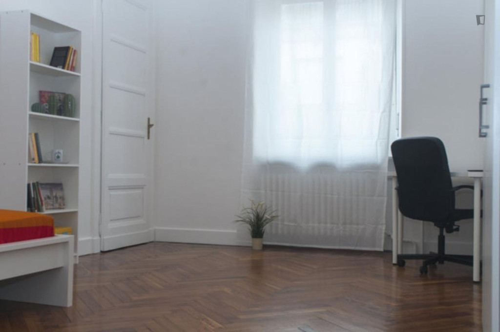 Snug single bedrom near the Bernini metro - Turin - chambre - ImmoJeune