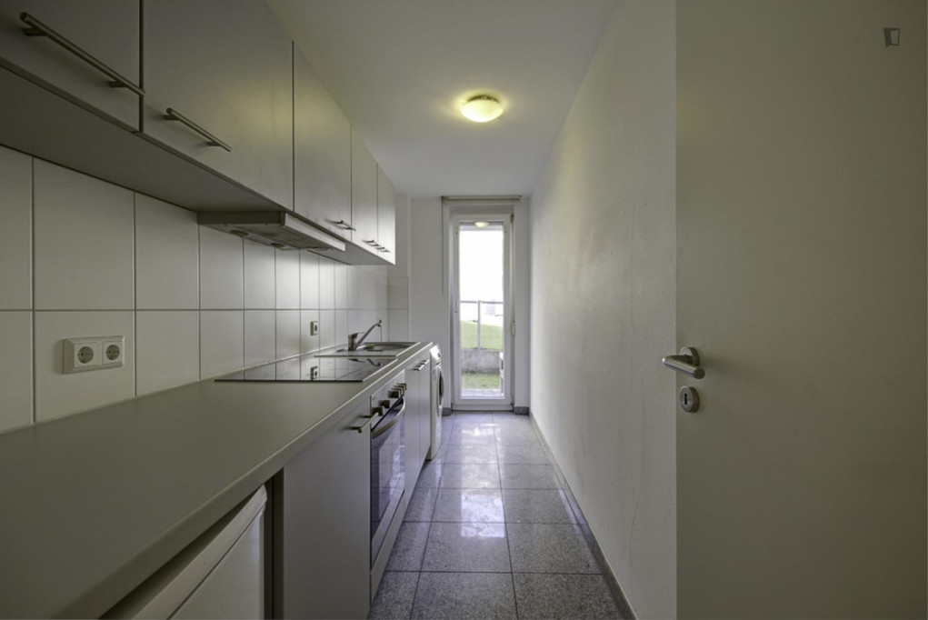 Inviting single bedroom near Maurischer Garten Stuttgart