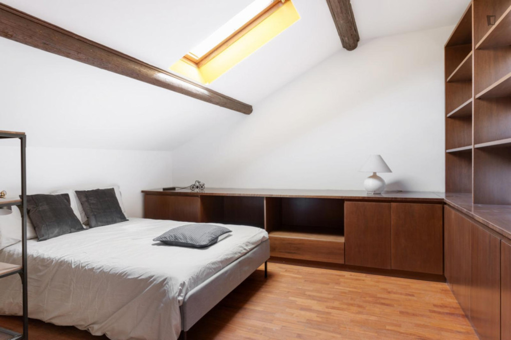 Welcoming double bedroom near Gorla metro - Milan - chambre - ImmoJeune
