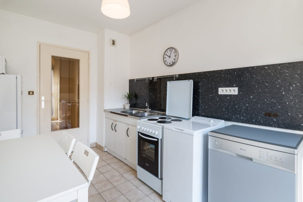 5-Bed Apartment on bis rue des Rancy