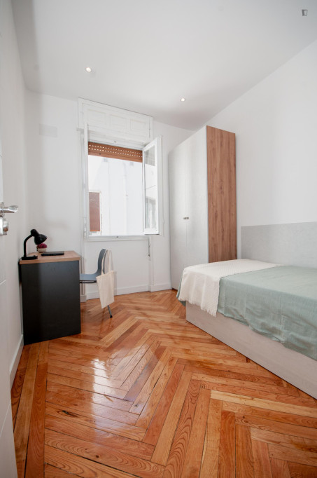 Very nice single bedroom near the Rubén Darío metro - Madrid - chambre - ImmoJeune