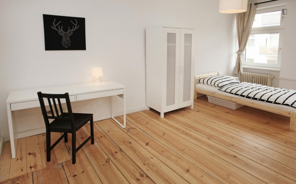Large single bedroom near Koeltzepark - Berlin - chambre - ImmoJeune