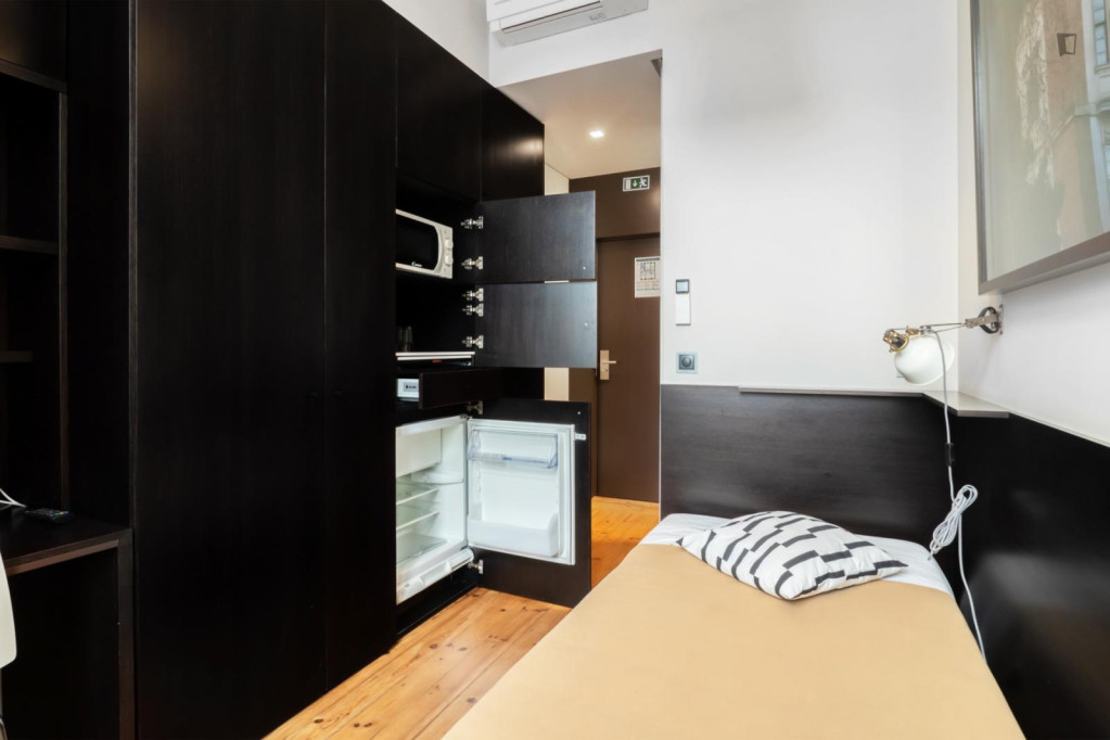 Comfy single bedroom ensuite close to Faculdade de Economia da Universidade de C - Coimbra - chambre - ImmoJeune