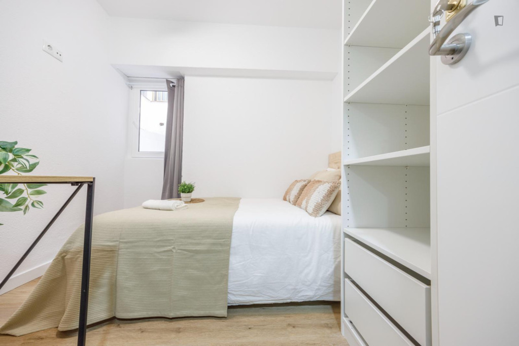 Double bedroom in 9-bedroom apartment - Valence - chambre - ImmoJeune
