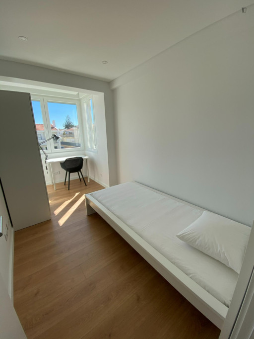 Bright single bedroom in Oeiras - Lisbonne - chambre - ImmoJeune