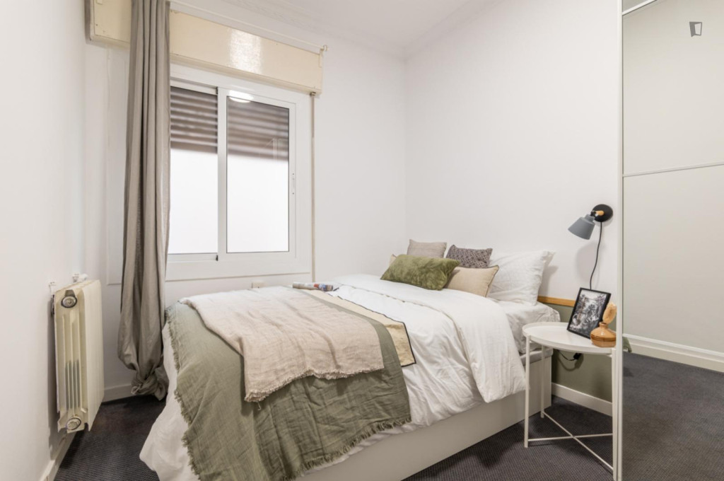 Nice double bedroom near Parc de Monterols - Barcelone - chambre - ImmoJeune