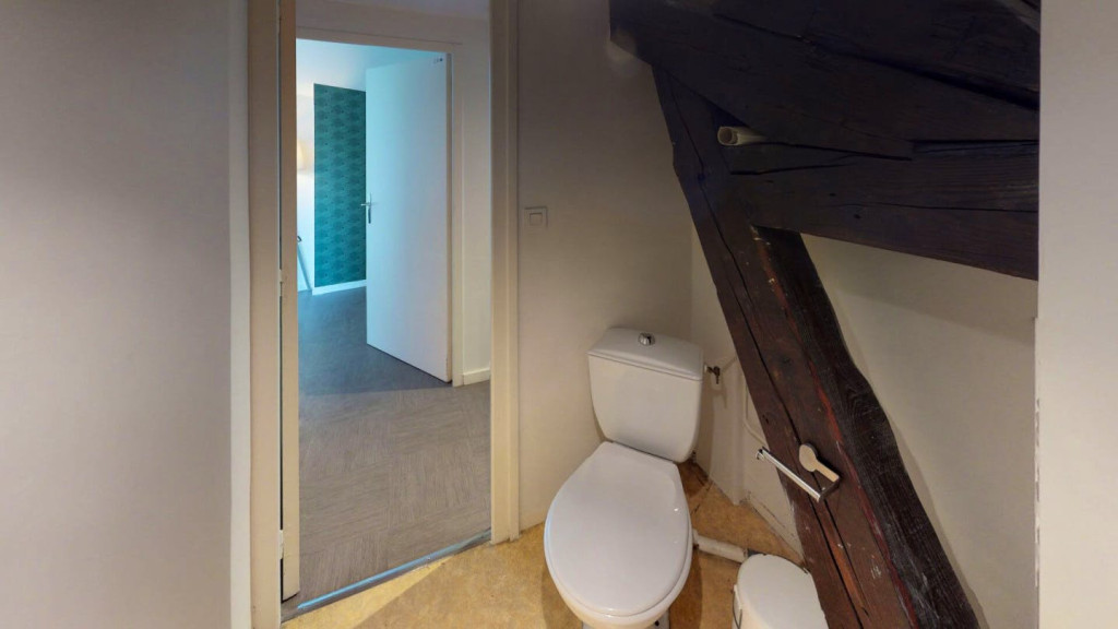 4-Bed Apartment on Avenue Jean Jaurès