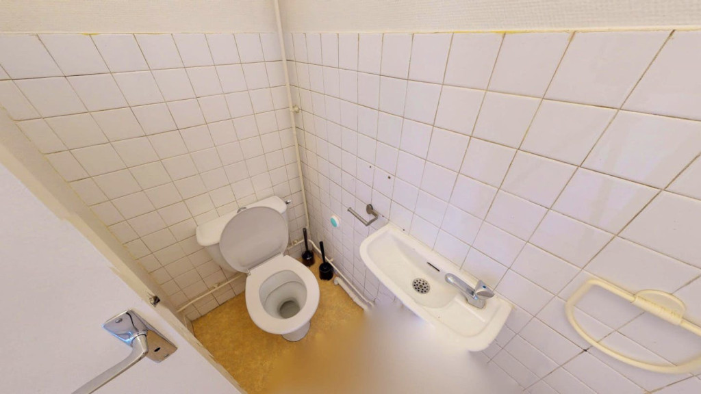4-Bed Apartment on Avenue Jean Jaurès