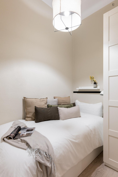 Cosy single bedroom near the Rocafort metro - Barcelone - chambre - ImmoJeune